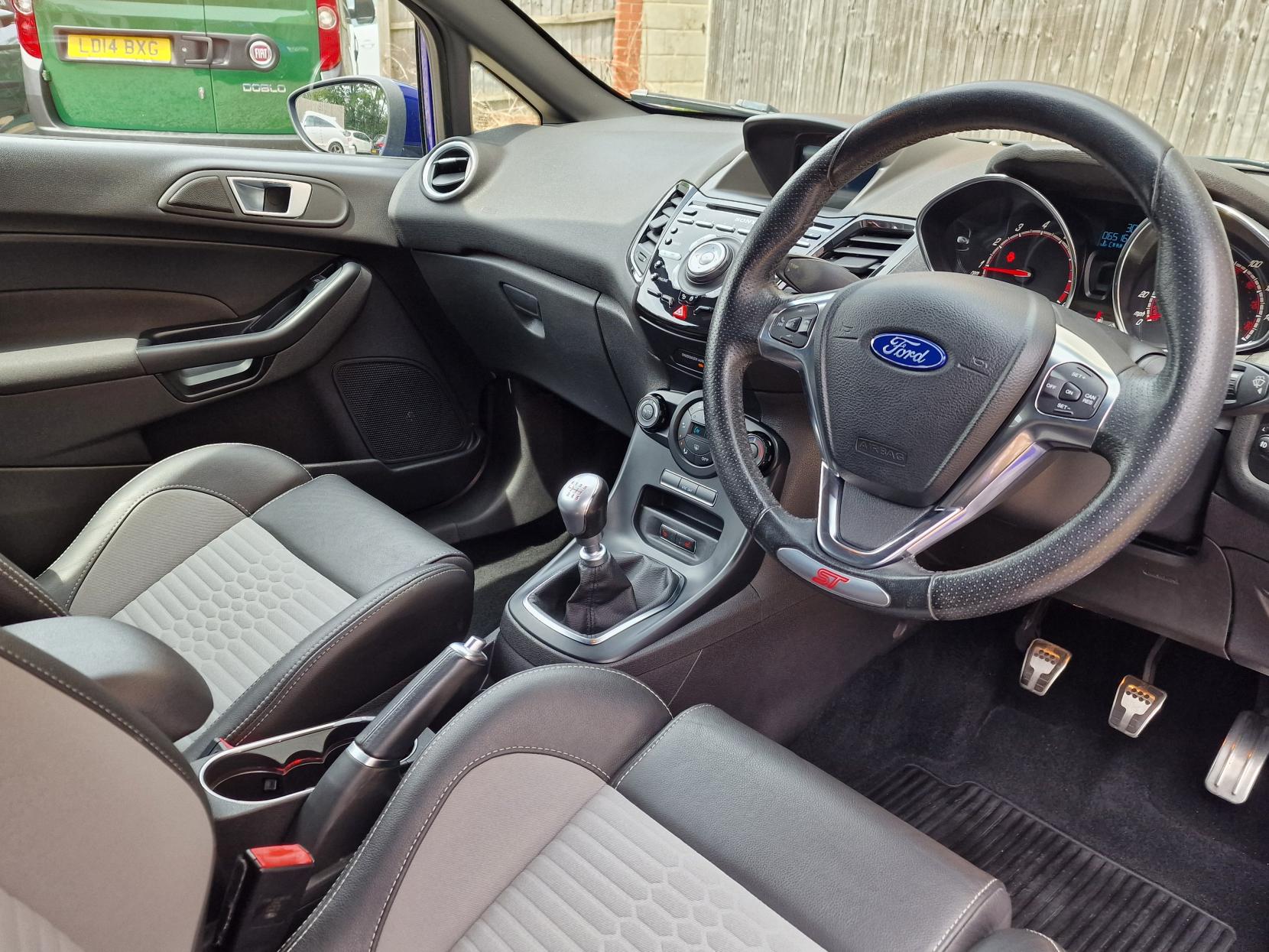 Ford Fiesta 1.6T EcoBoost ST-3 Hatchback 3dr Petrol Manual Euro 6 (182 ps)