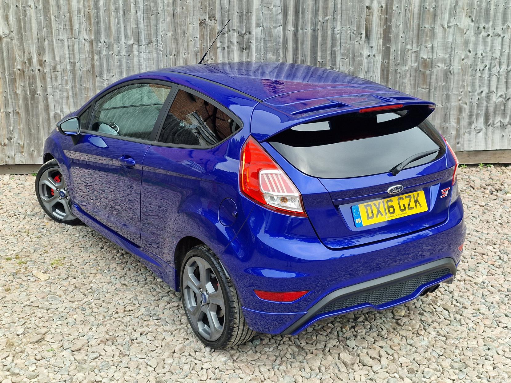 Ford Fiesta 1.6T EcoBoost ST-3 Hatchback 3dr Petrol Manual Euro 6 (182 ps)