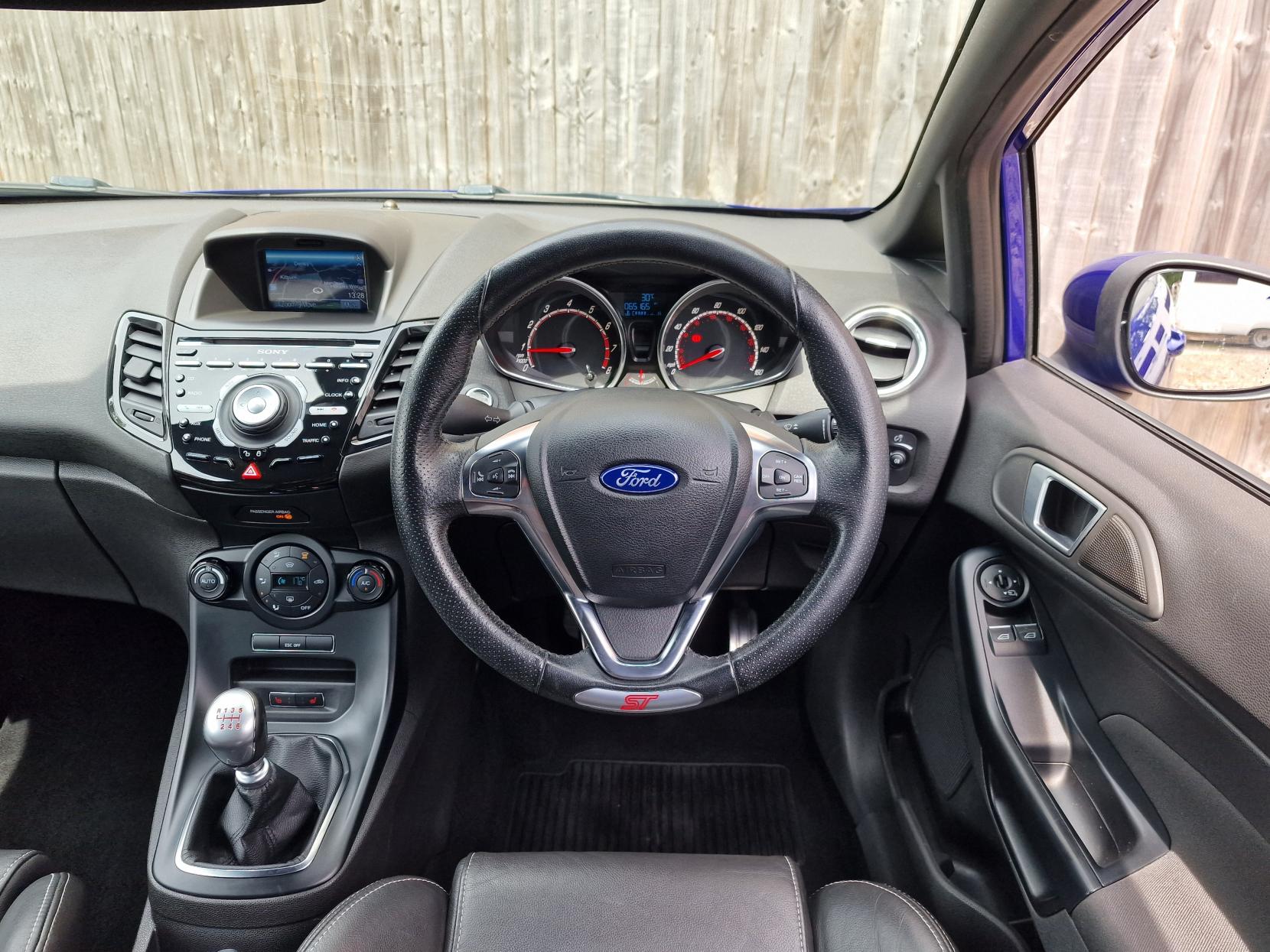 Ford Fiesta 1.6T EcoBoost ST-3 Hatchback 3dr Petrol Manual Euro 6 (182 ps)