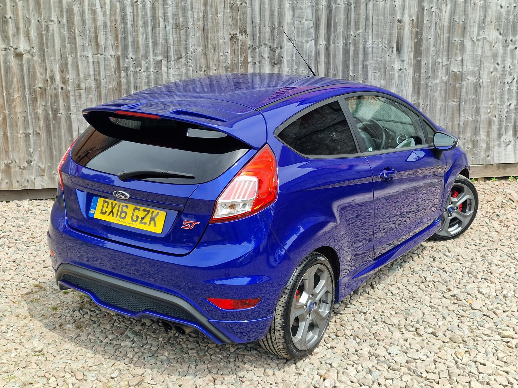 Ford Fiesta 1.6T EcoBoost ST-3 Hatchback 3dr Petrol Manual Euro 6 (182 ps)