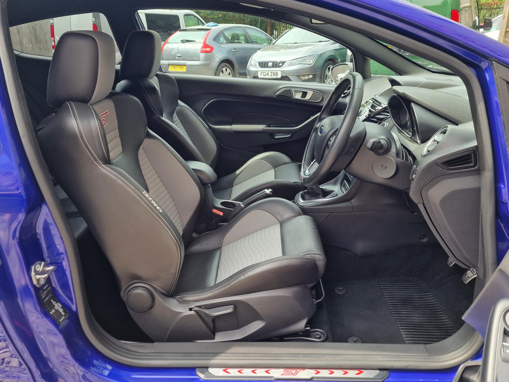 Ford Fiesta 1.6T EcoBoost ST-3 Hatchback 3dr Petrol Manual Euro 6 (182 ps)