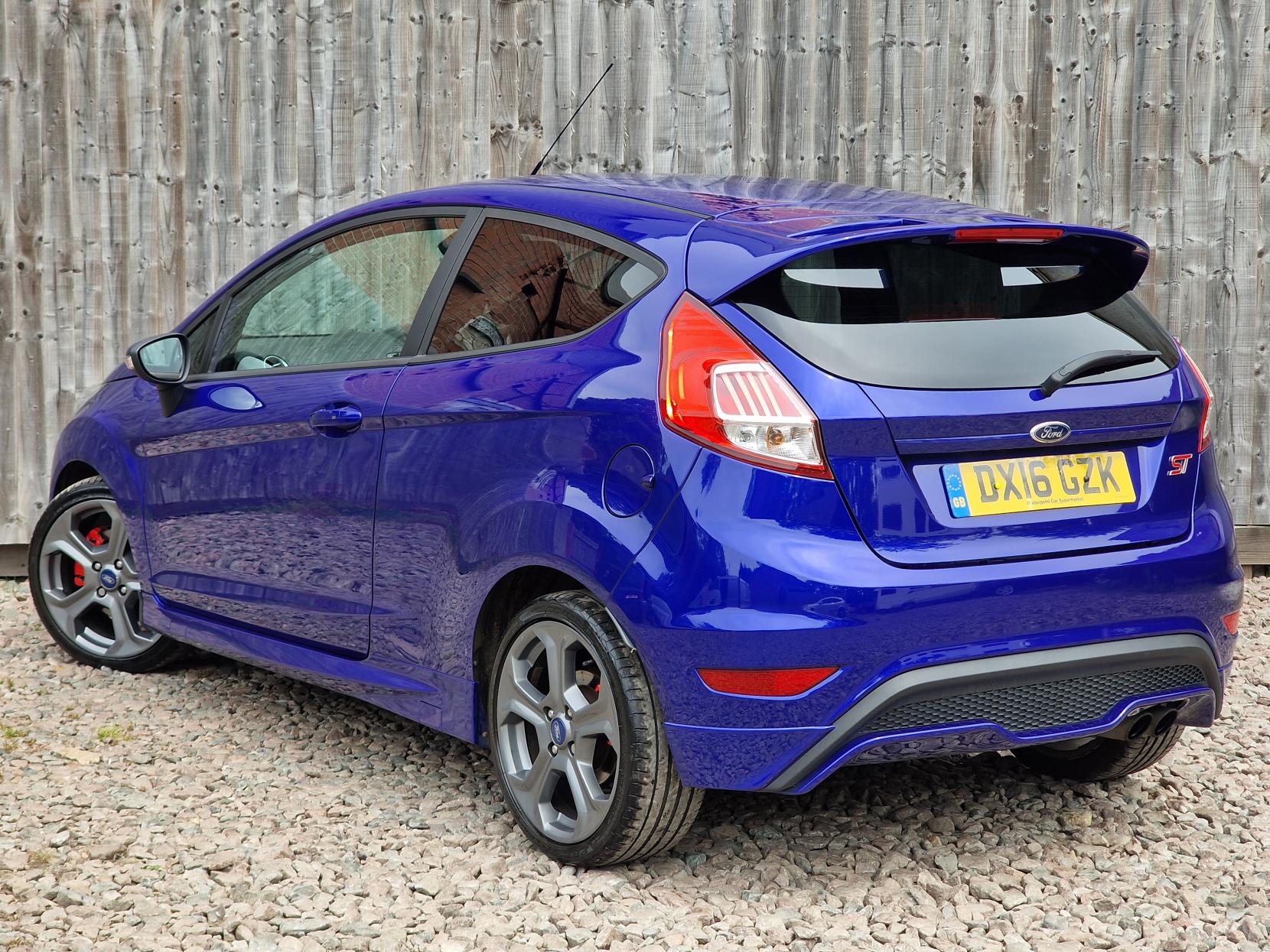 Ford Fiesta 1.6T EcoBoost ST-3 Hatchback 3dr Petrol Manual Euro 6 (182 ps)