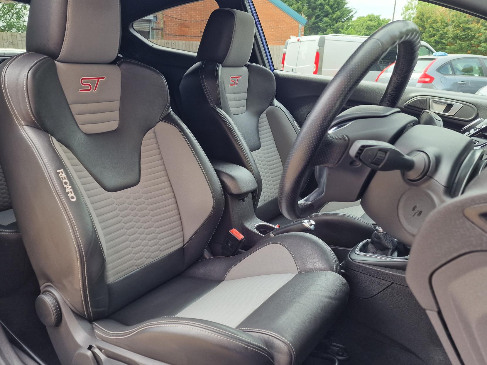 Ford Fiesta 1.6T EcoBoost ST-3 Hatchback 3dr Petrol Manual Euro 6 (182 ps)