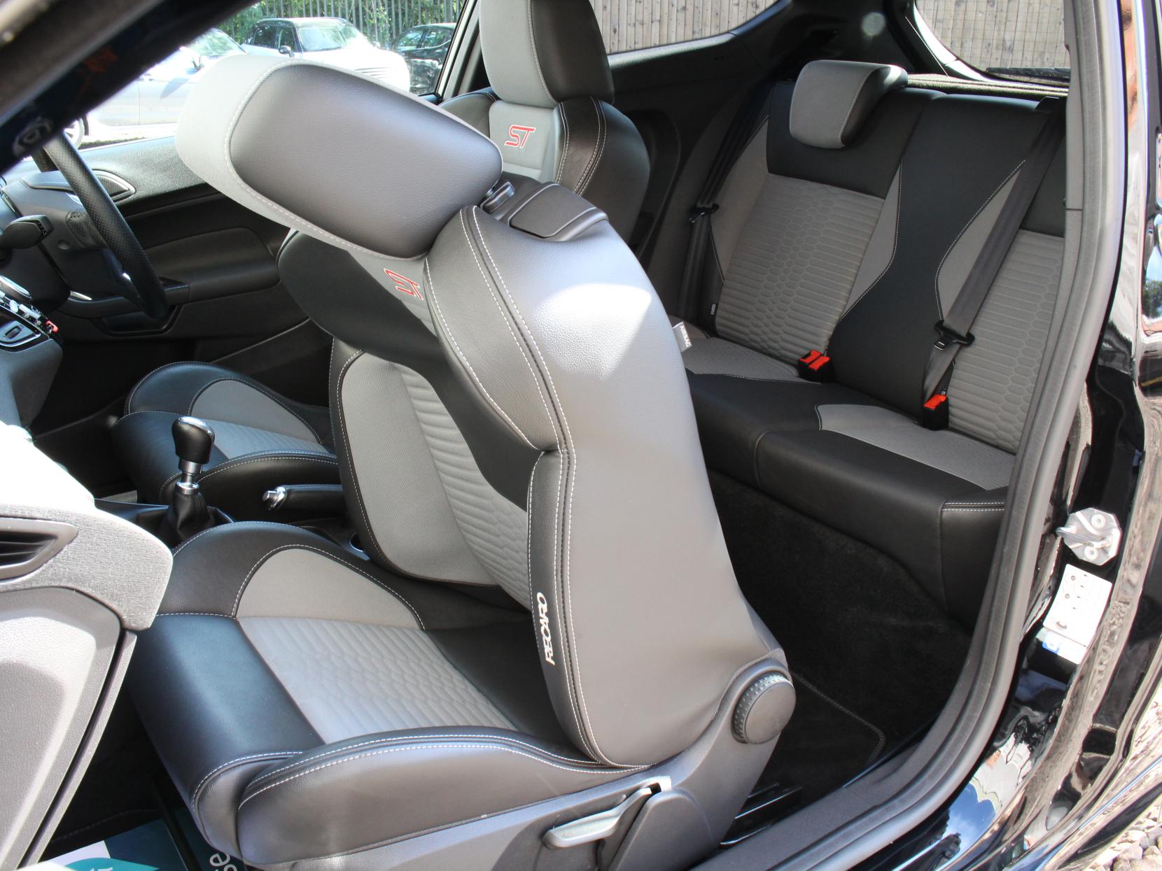 Ford Fiesta 1.6T EcoBoost ST-3 Hatchback 3dr Petrol Manual Euro 6 (182 ps)