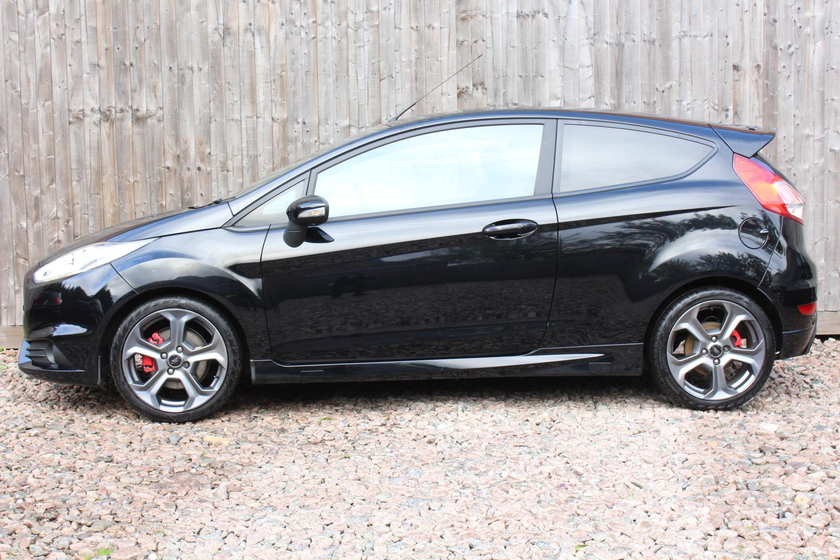 Ford Fiesta 1.6T EcoBoost ST-3 Hatchback 3dr Petrol Manual Euro 6 (182 ps)