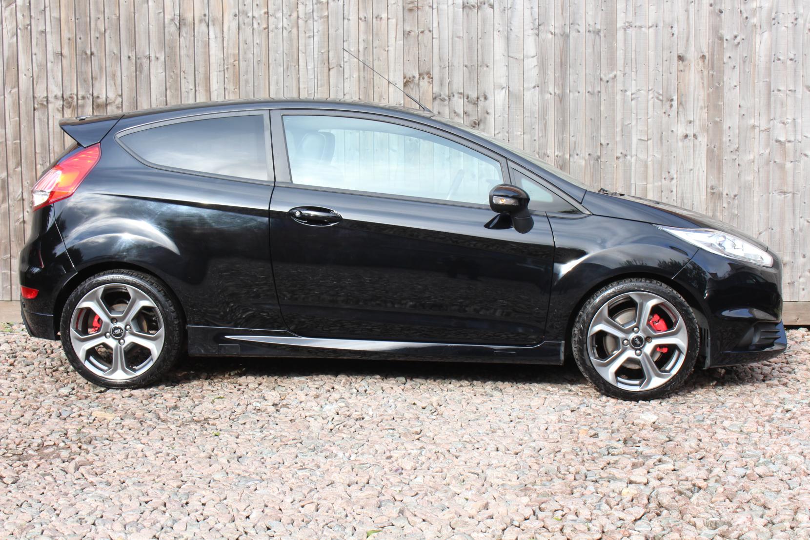 Ford Fiesta 1.6T EcoBoost ST-3 Hatchback 3dr Petrol Manual Euro 6 (182 ps)