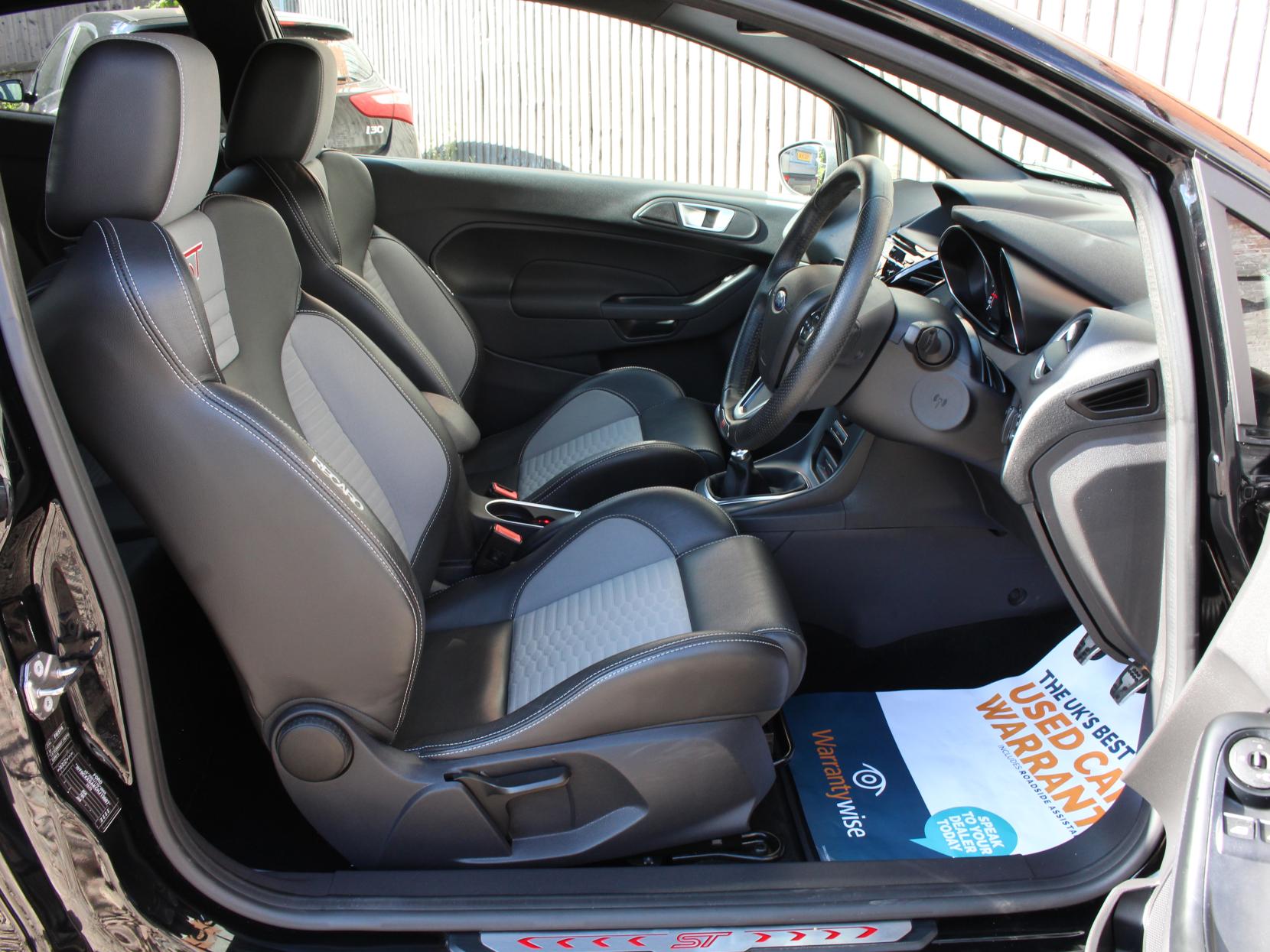 Ford Fiesta 1.6T EcoBoost ST-3 Hatchback 3dr Petrol Manual Euro 6 (182 ps)