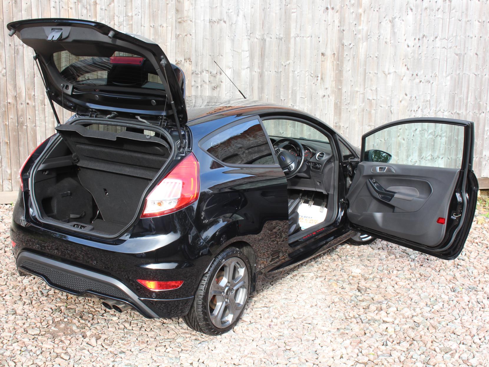 Ford Fiesta 1.6T EcoBoost ST-3 Hatchback 3dr Petrol Manual Euro 6 (182 ps)