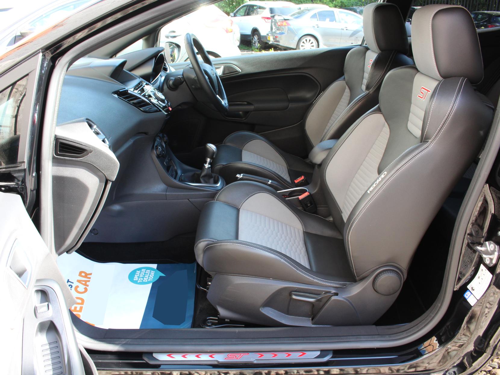 Ford Fiesta 1.6T EcoBoost ST-3 Hatchback 3dr Petrol Manual Euro 6 (182 ps)