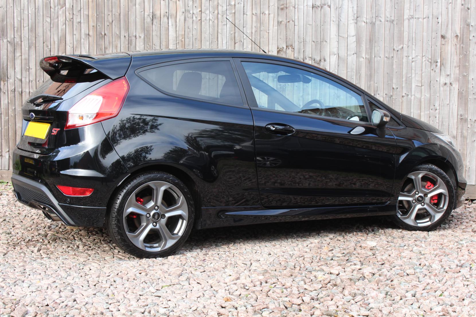 Ford Fiesta 1.6T EcoBoost ST-3 Hatchback 3dr Petrol Manual Euro 6 (182 ps)