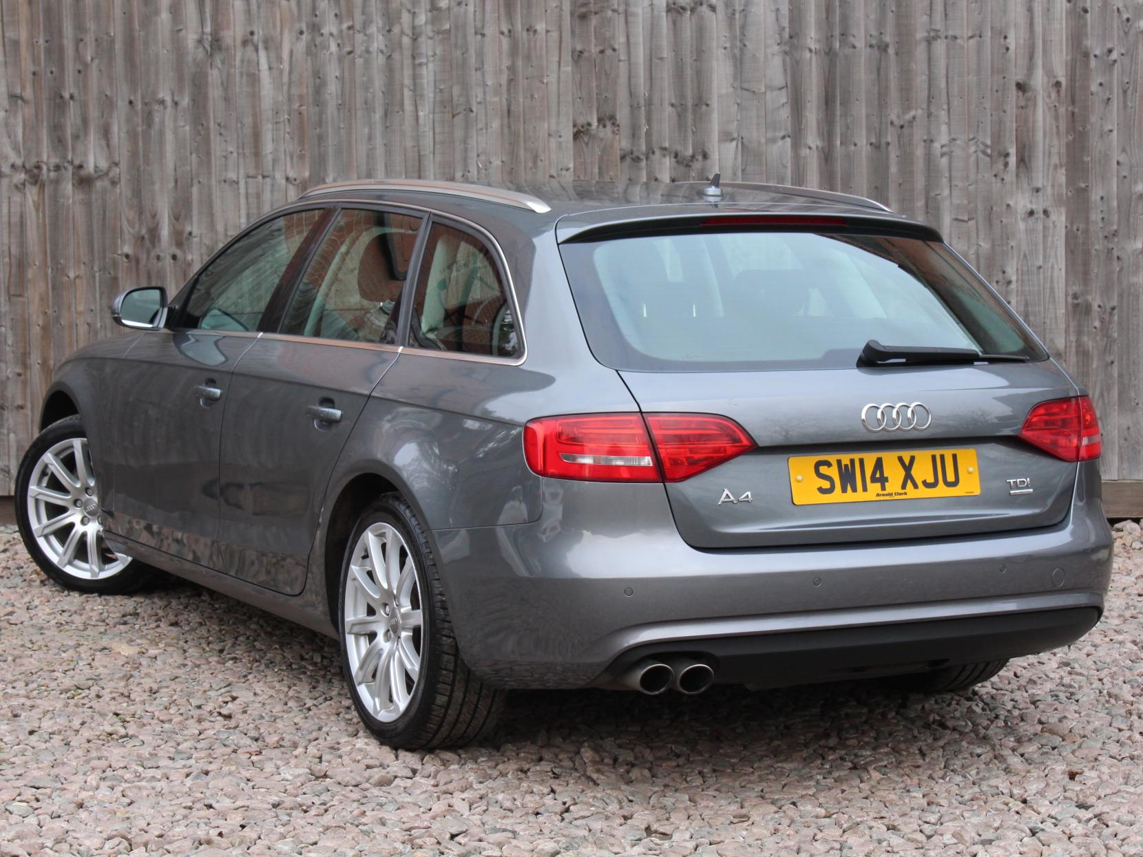 Audi A4 Avant 2.0 TDI SE Technik Estate 5dr Diesel S Tronic quattro Euro 5 (s/s) (177 ps)