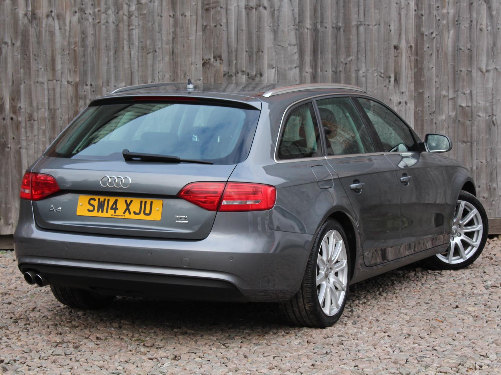 Audi A4 Avant 2.0 TDI SE Technik Estate 5dr Diesel S Tronic quattro Euro 5 (s/s) (177 ps)