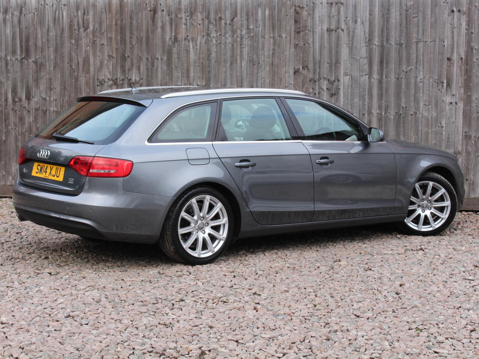 Audi A4 Avant 2.0 TDI SE Technik Estate 5dr Diesel S Tronic quattro Euro 5 (s/s) (177 ps)