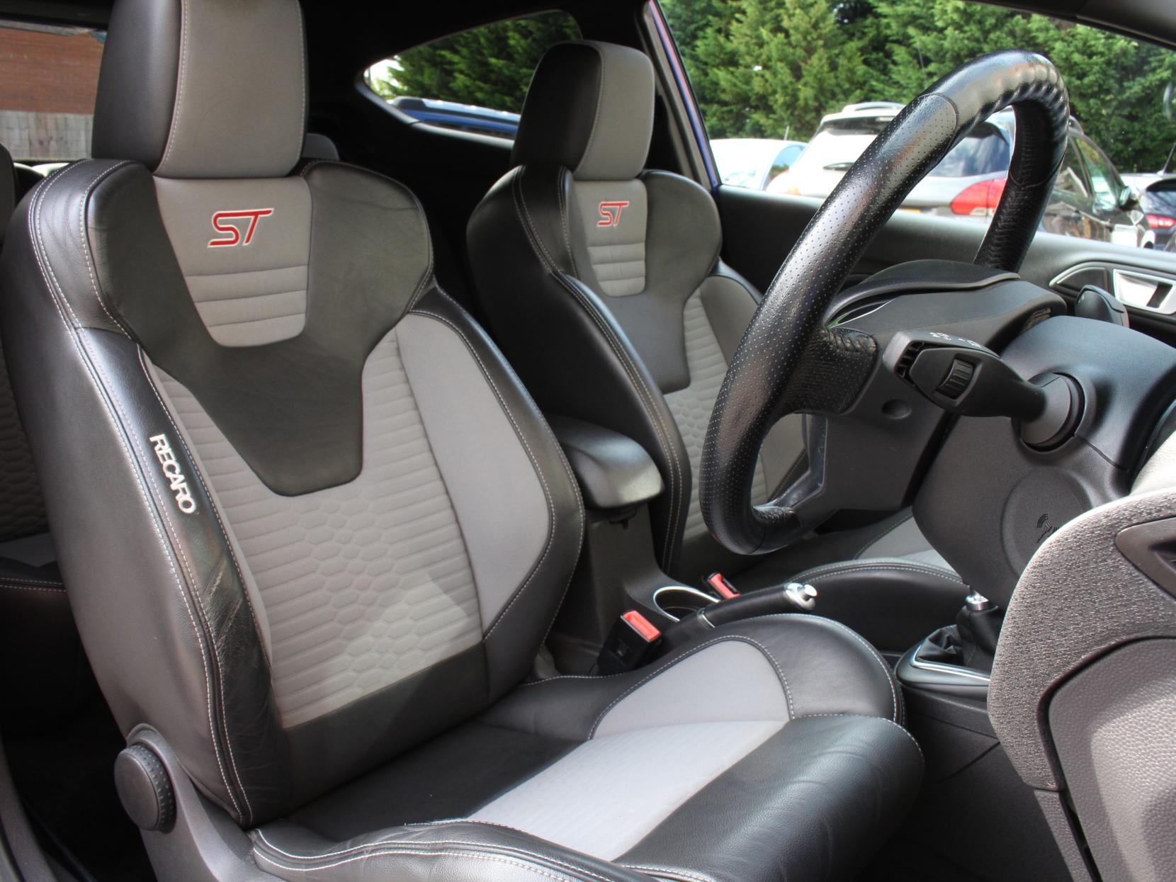 Ford Fiesta 1.6T EcoBoost ST-3 Hatchback 3dr Petrol Manual Euro 6 (182 ps)