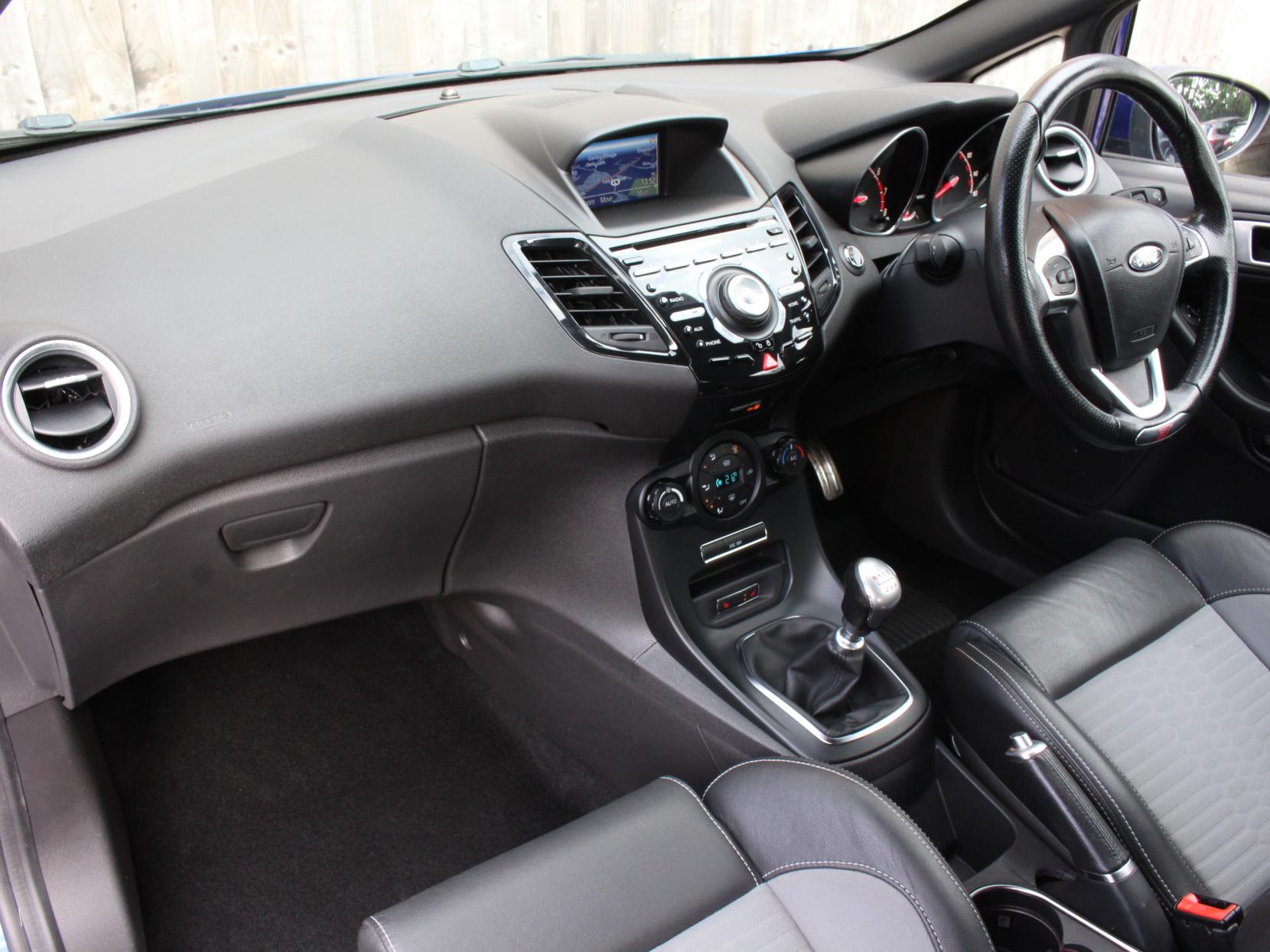 Ford Fiesta 1.6T EcoBoost ST-3 Hatchback 3dr Petrol Manual Euro 6 (182 ps)