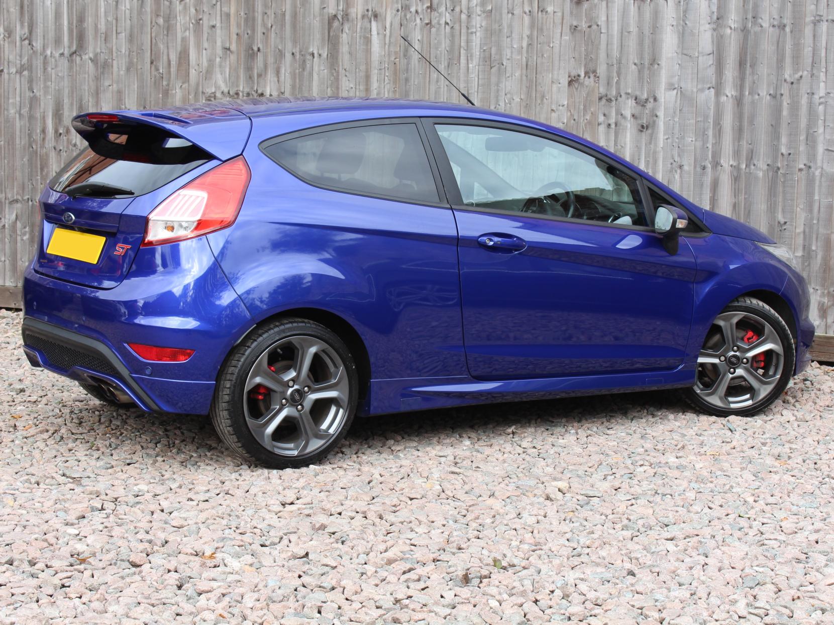 Ford Fiesta 1.6T EcoBoost ST-3 Hatchback 3dr Petrol Manual Euro 6 (182 ps)