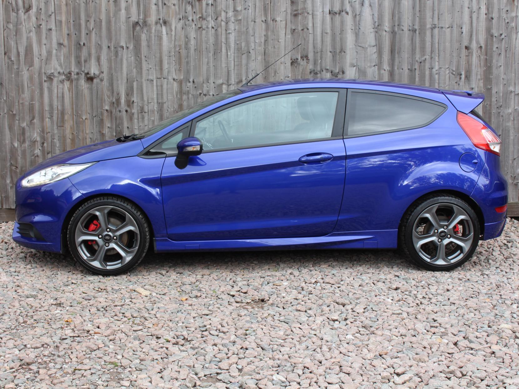 Ford Fiesta 1.6T EcoBoost ST-3 Hatchback 3dr Petrol Manual Euro 6 (182 ps)