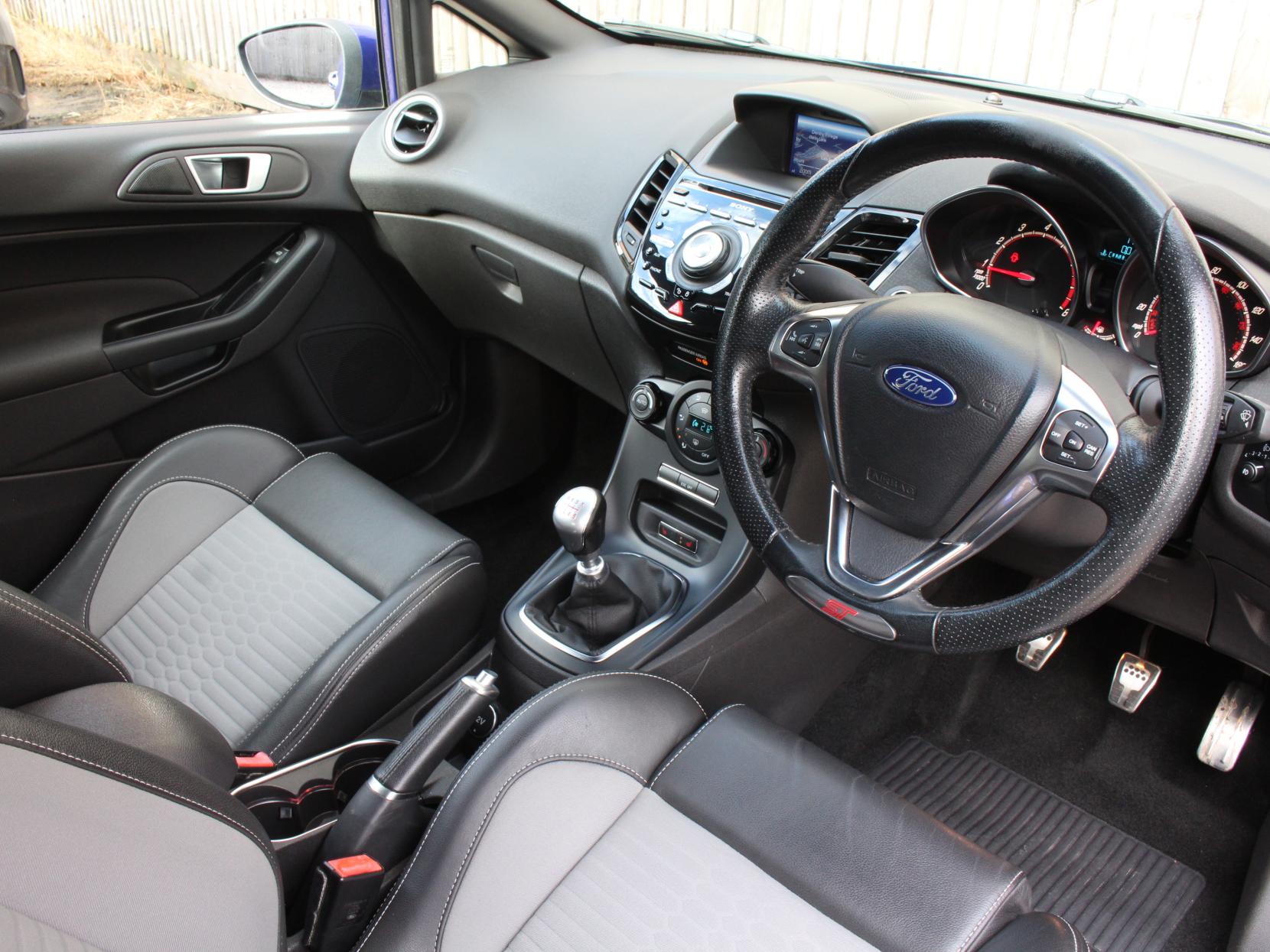 Ford Fiesta 1.6T EcoBoost ST-3 Hatchback 3dr Petrol Manual Euro 6 (182 ps)