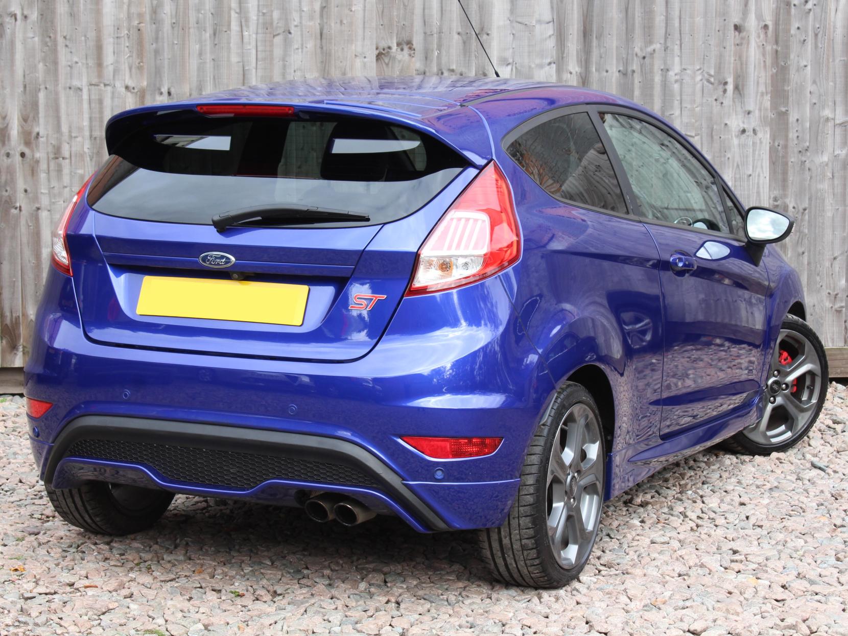 Ford Fiesta 1.6T EcoBoost ST-3 Hatchback 3dr Petrol Manual Euro 6 (182 ps)