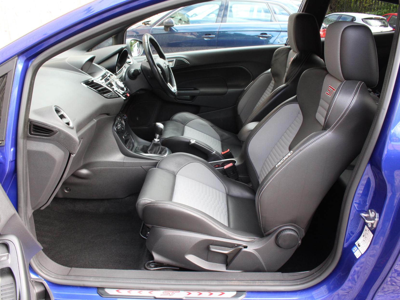 Ford Fiesta 1.6T EcoBoost ST-3 Hatchback 3dr Petrol Manual Euro 6 (182 ps)