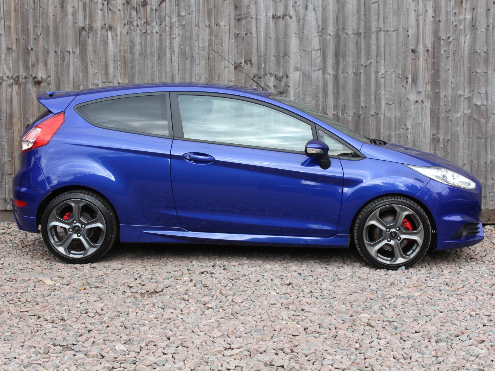 Ford Fiesta 1.6T EcoBoost ST-3 Hatchback 3dr Petrol Manual Euro 6 (182 ps)