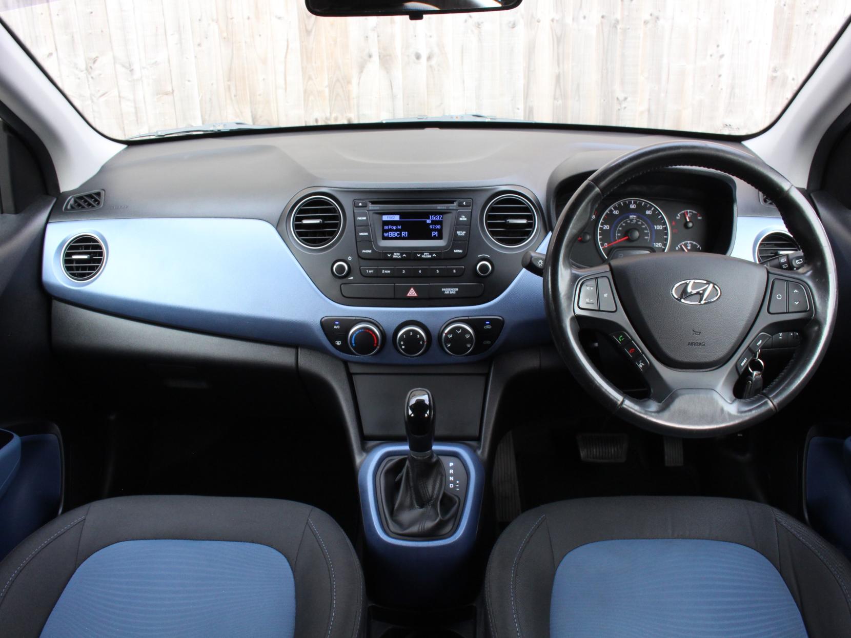 Hyundai i10 1.2 Premium Hatchback 5dr Petrol Auto Euro 6 (87 ps)