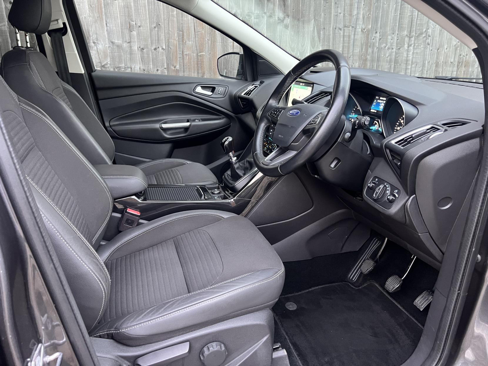 Ford Kuga 2.0 Titanium SUV (2016 - 2020)