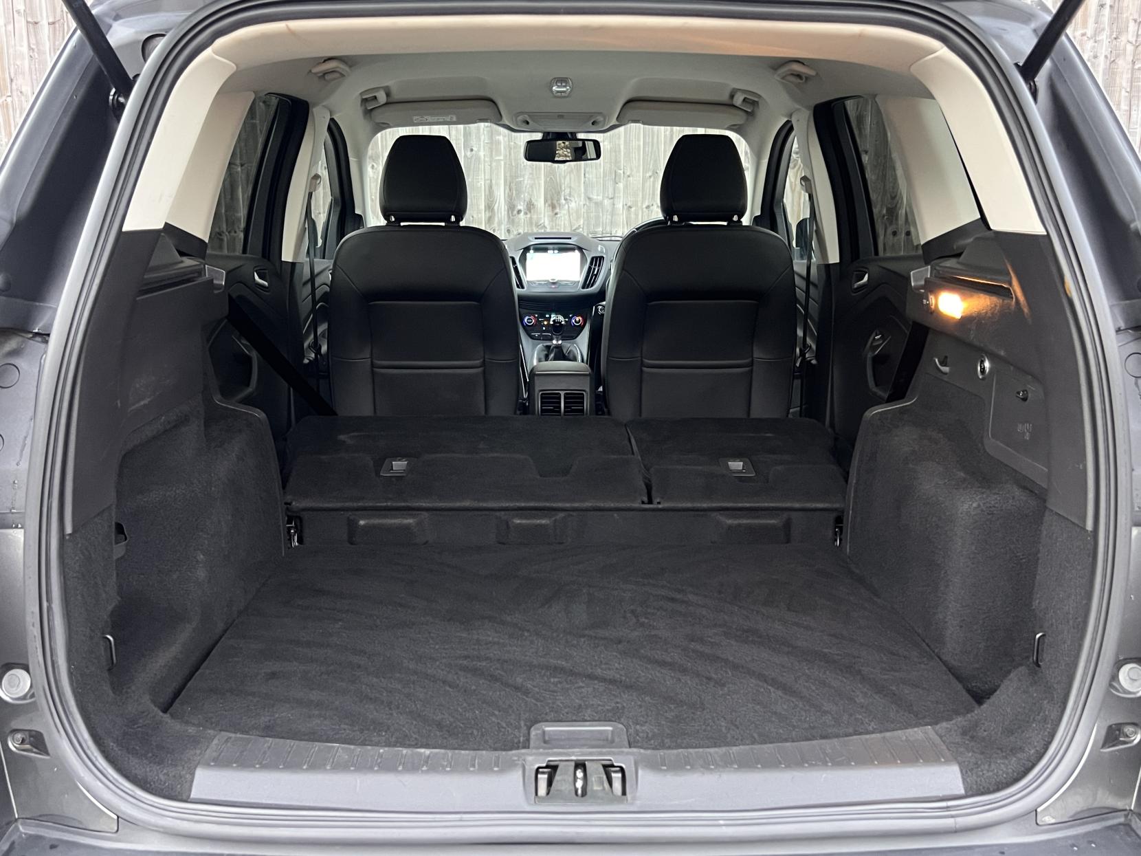 Ford Kuga 2.0 Titanium SUV (2016 - 2020)