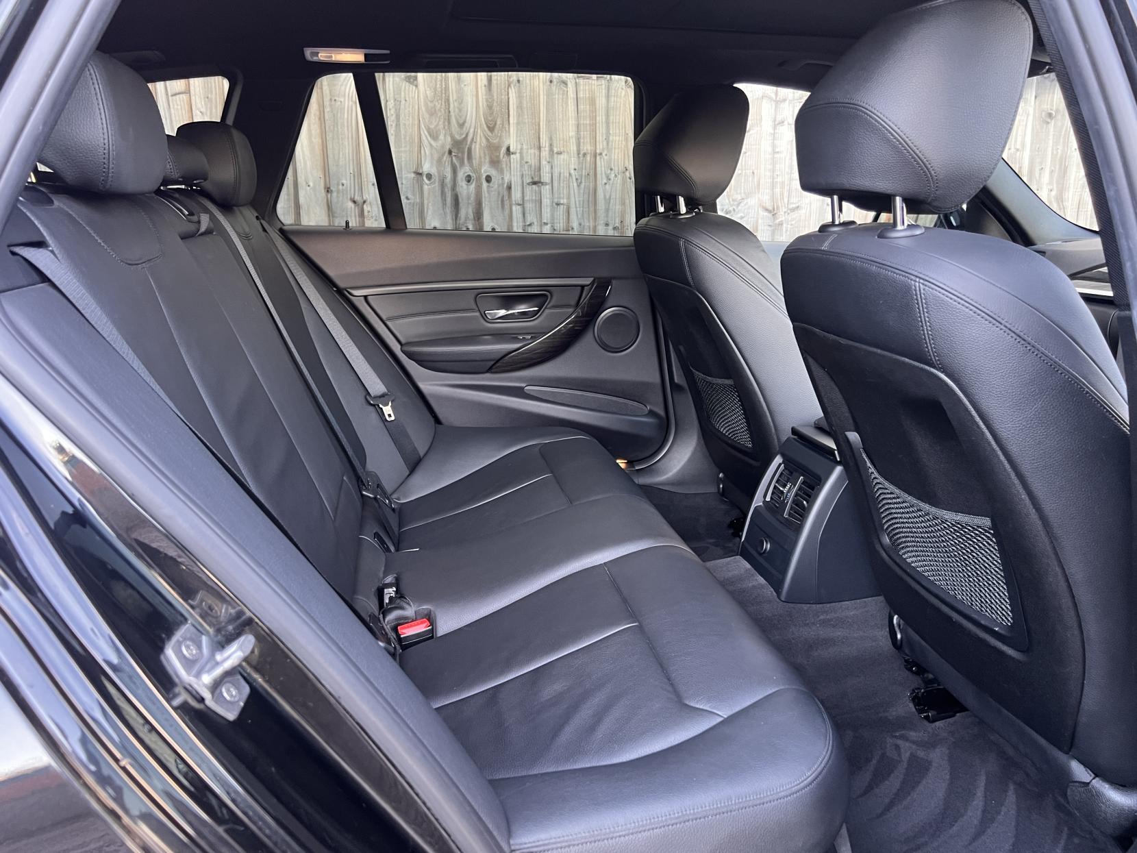 BMW 3 Series 330d M Sport Touring 5dr Diesel Auto xDrive Euro 5 (s/s) (258 ps)