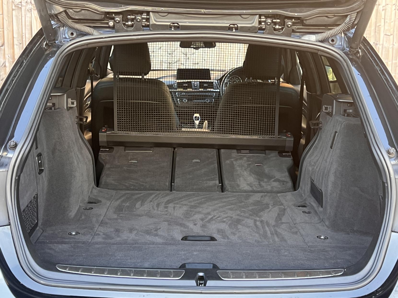 BMW 3 Series 330d M Sport Touring 5dr Diesel Auto xDrive Euro 5 (s/s) (258 ps)