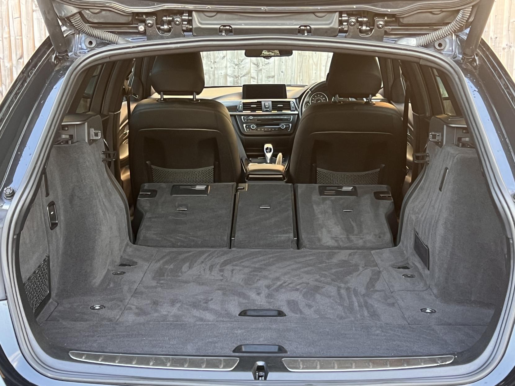 BMW 3 Series 330d M Sport Touring 5dr Diesel Auto xDrive Euro 5 (s/s) (258 ps)