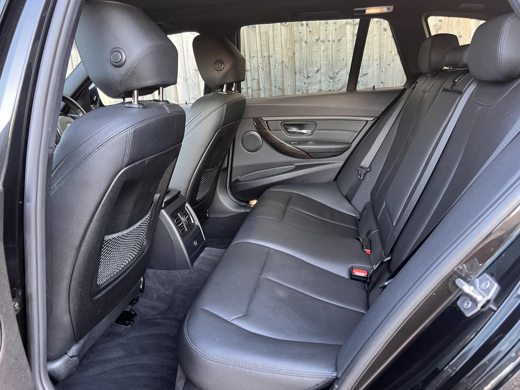 BMW 3 Series 330d M Sport Touring 5dr Diesel Auto xDrive Euro 5 (s/s) (258 ps)