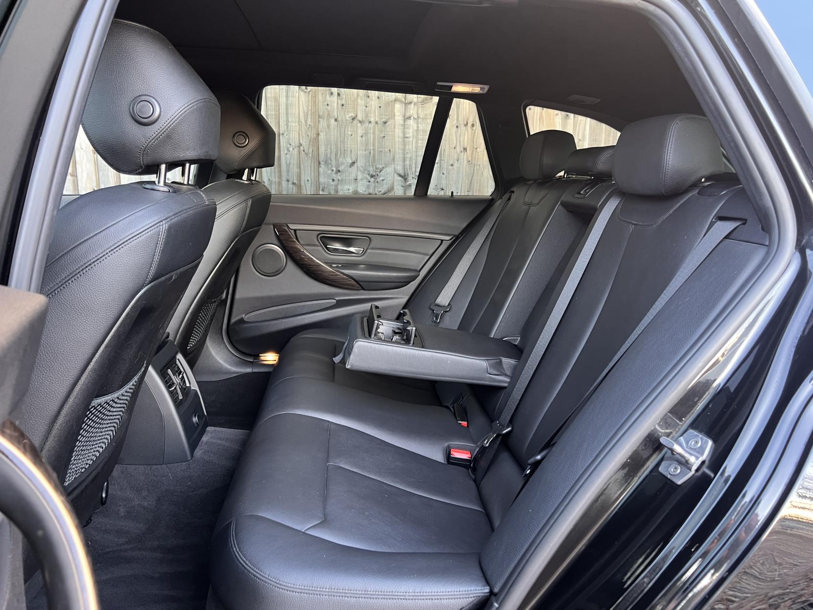 BMW 3 Series 330d M Sport Touring 5dr Diesel Auto xDrive Euro 5 (s/s) (258 ps)