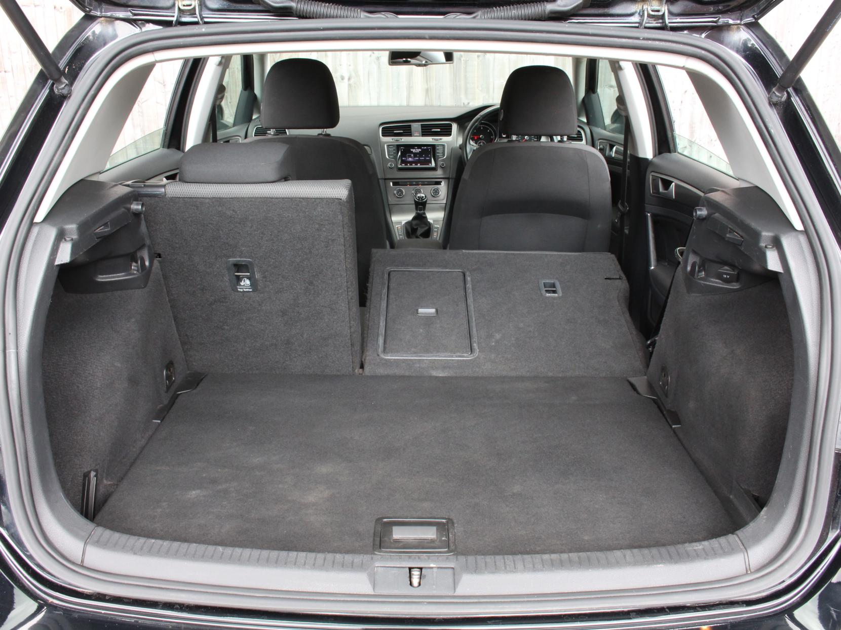 Volkswagen Golf 1.6 TDI BlueMotion Tech SE Hatchback 5dr Diesel Manual Euro 5 (s/s) (105 ps)