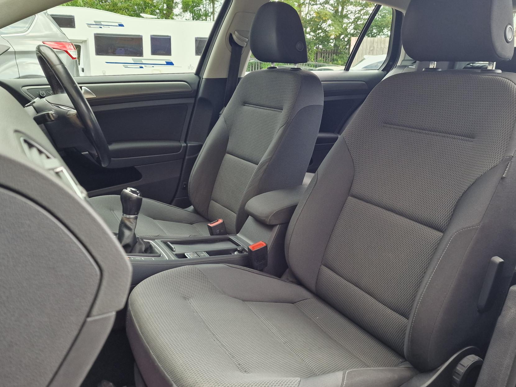 Volkswagen Golf 1.6 TDI BlueMotion Tech SE Hatchback 5dr Diesel Manual Euro 5 (s/s) (105 ps)