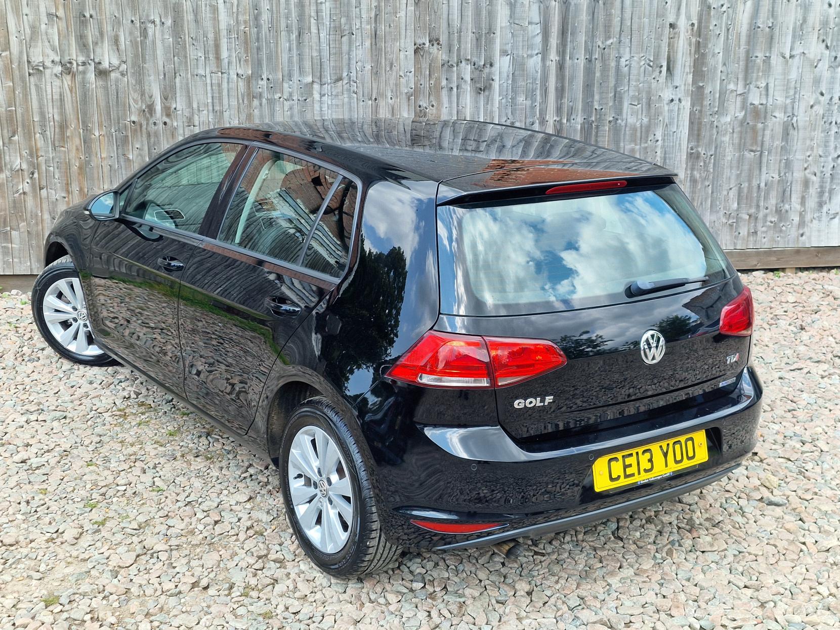 Volkswagen Golf 1.6 TDI BlueMotion Tech SE Hatchback 5dr Diesel Manual Euro 5 (s/s) (105 ps)