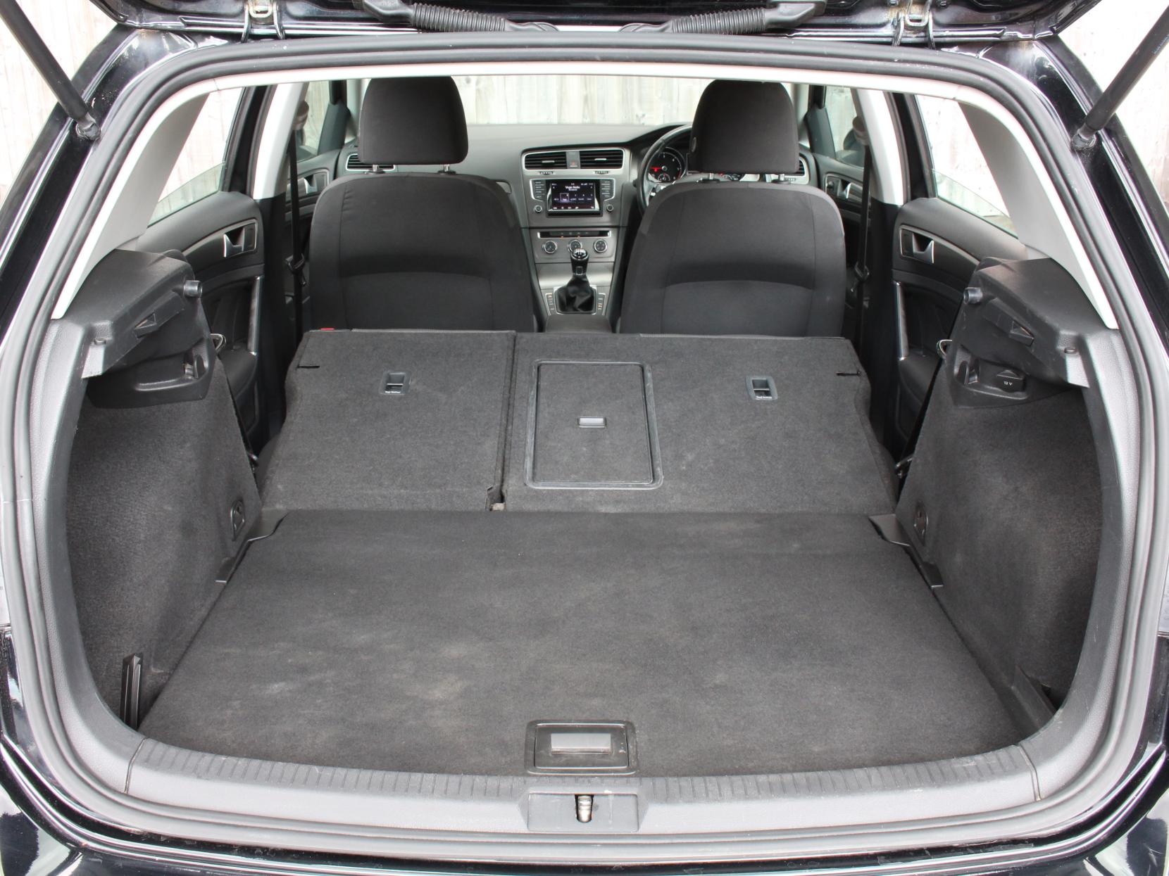 Volkswagen Golf 1.6 TDI BlueMotion Tech SE Hatchback 5dr Diesel Manual Euro 5 (s/s) (105 ps)