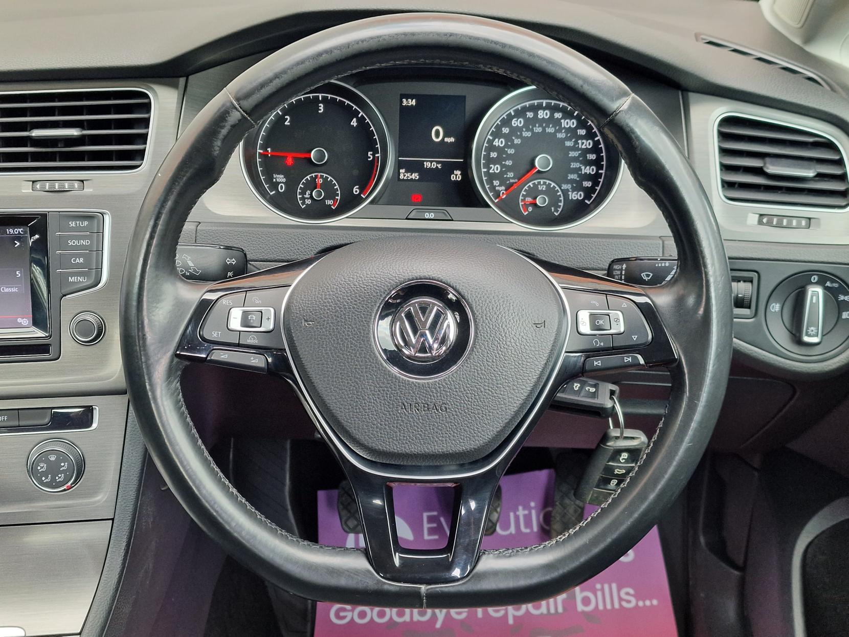 Volkswagen Golf 1.6 TDI BlueMotion Tech SE Hatchback 5dr Diesel Manual Euro 5 (s/s) (105 ps)