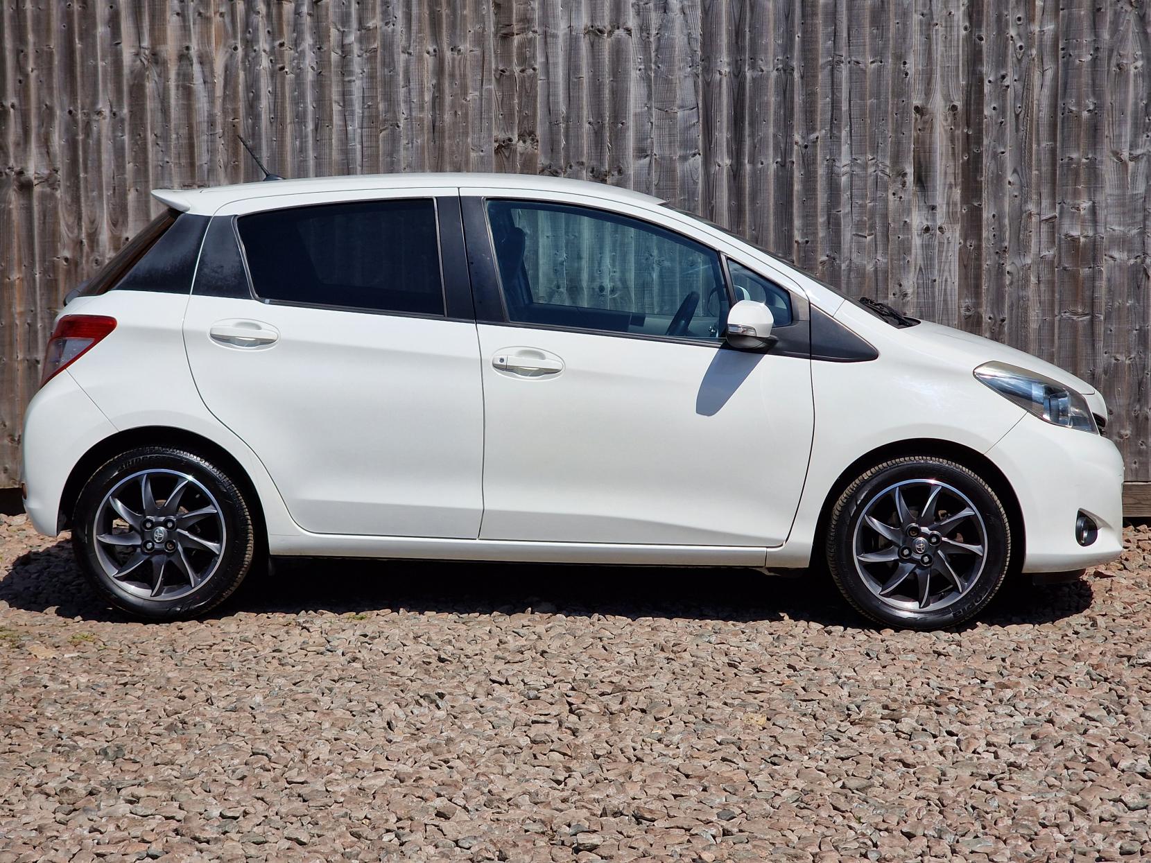 Toyota Yaris 1.33 Dual VVT-i Trend Hatchback 5dr Petrol Manual Euro 5 (101 ps)