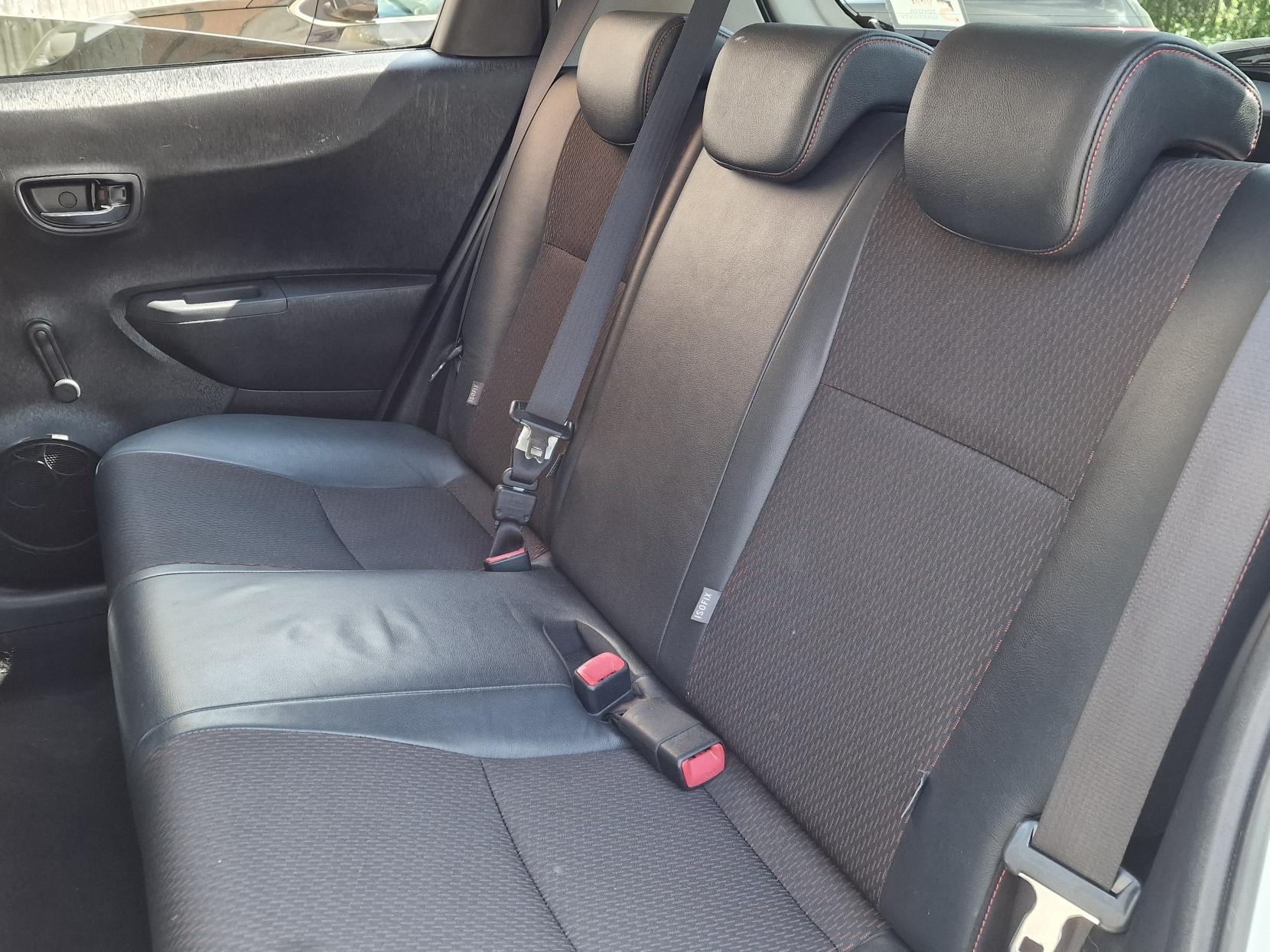 Toyota Yaris 1.33 Dual VVT-i Trend Hatchback 5dr Petrol Manual Euro 5 (101 ps)