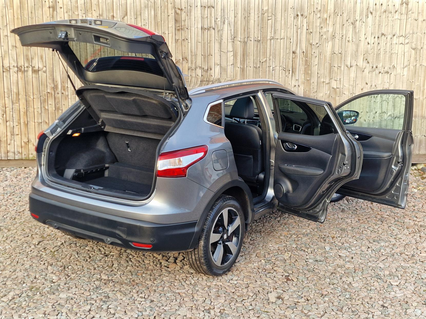 Nissan Qashqai 1.5 dCi N-Vision SUV 5dr Diesel Manual 2WD Euro 6 (s/s) (110 ps)