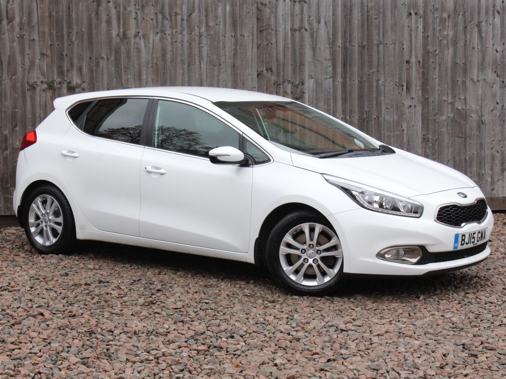 Kia Ceed 1.6 CRDi EcoDynamics 3 Hatchback 5dr Diesel Manual Euro 5 (s/s) (126 bhp)