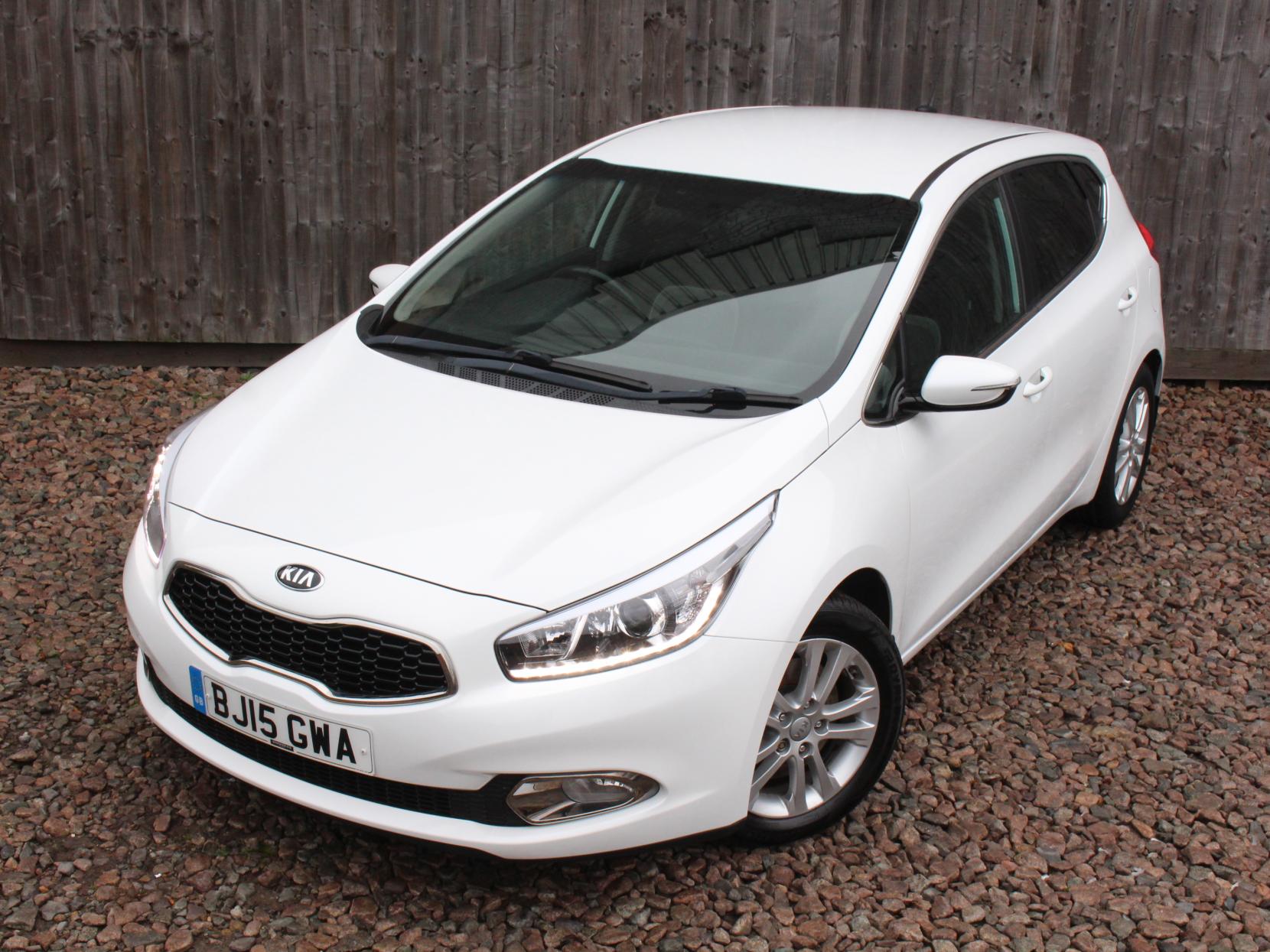 Kia Ceed 1.6 CRDi EcoDynamics 3 Hatchback 5dr Diesel Manual Euro 5 (s/s) (126 bhp)