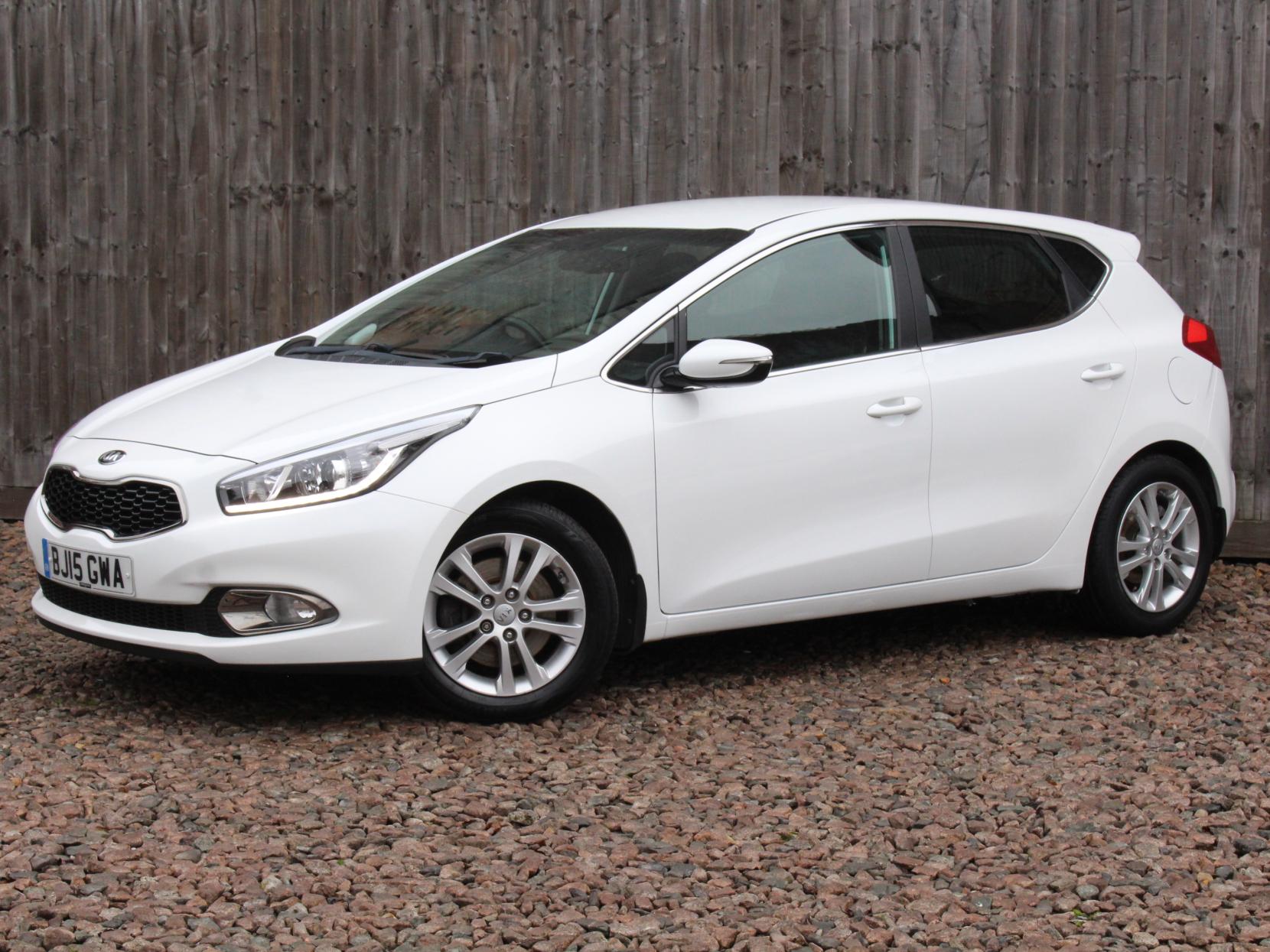 Kia Ceed 1.6 CRDi EcoDynamics 3 Hatchback 5dr Diesel Manual Euro 5 (s/s) (126 bhp)