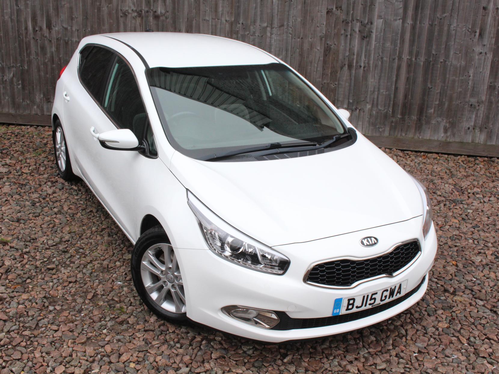 Kia Ceed 1.6 CRDi EcoDynamics 3 Hatchback 5dr Diesel Manual Euro 5 (s/s) (126 bhp)