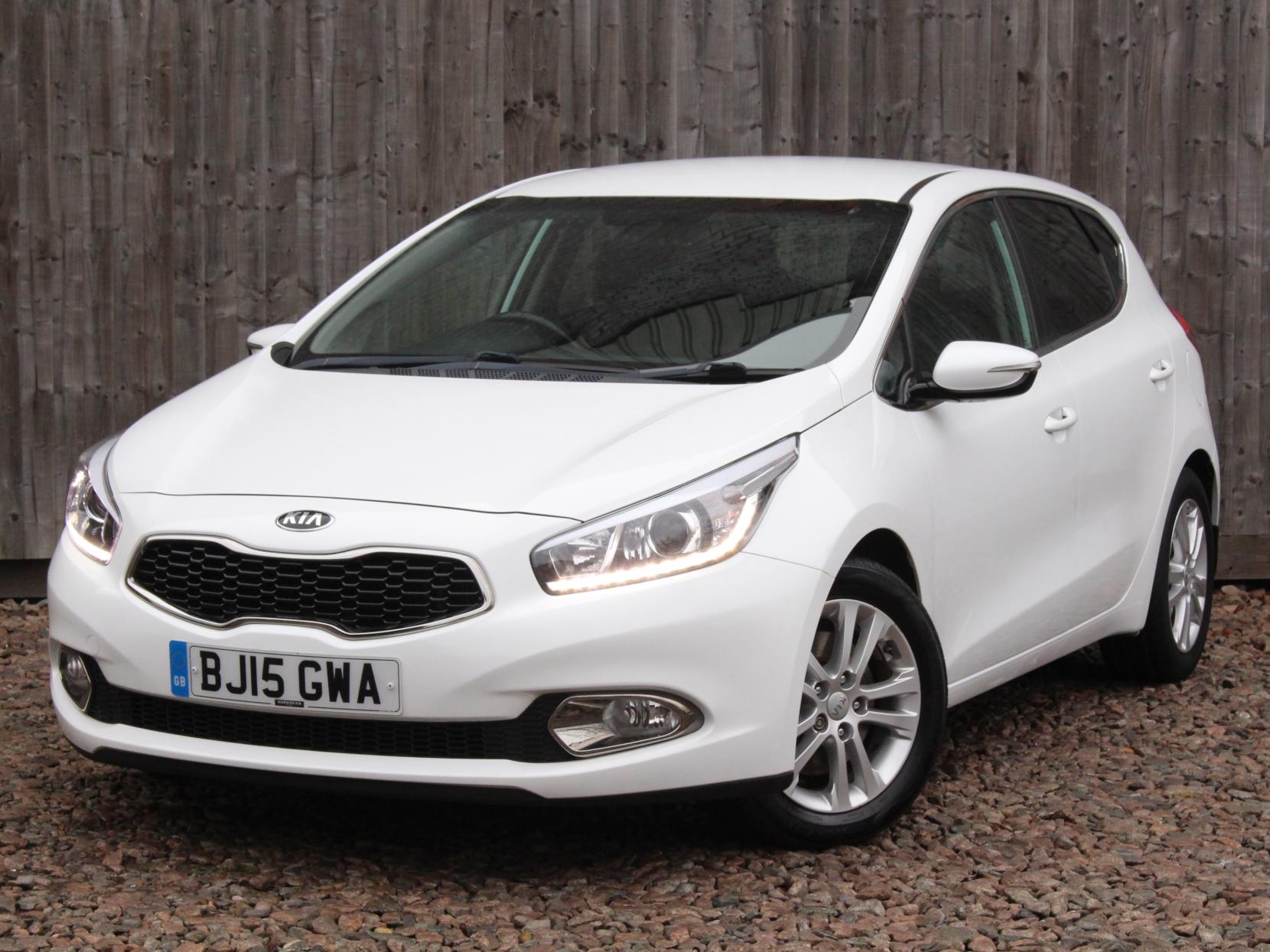 Kia Ceed 1.6 CRDi EcoDynamics 3 Hatchback 5dr Diesel Manual Euro 5 (s/s) (126 bhp)