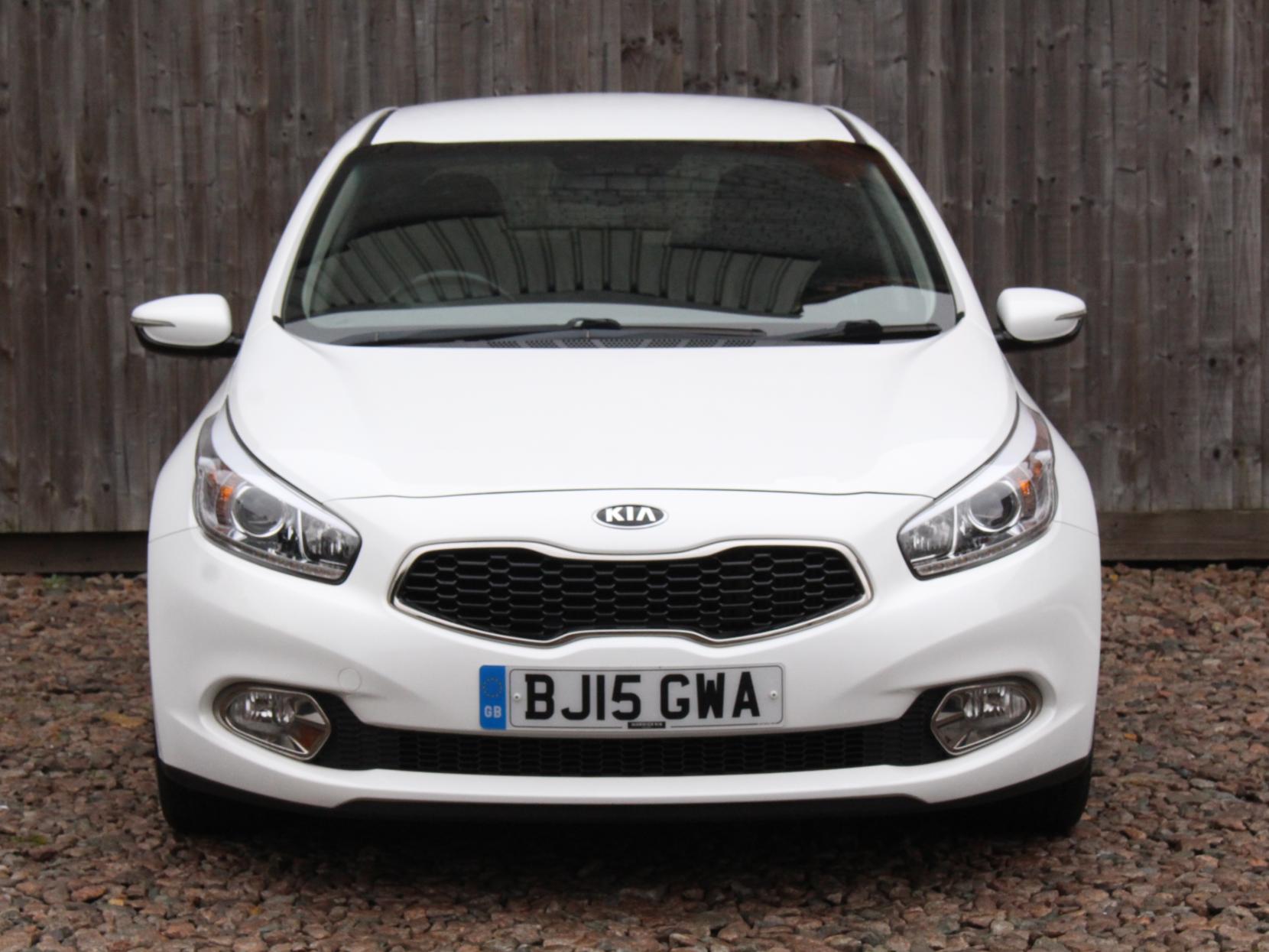 Kia Ceed 1.6 CRDi EcoDynamics 3 Hatchback 5dr Diesel Manual Euro 5 (s/s) (126 bhp)