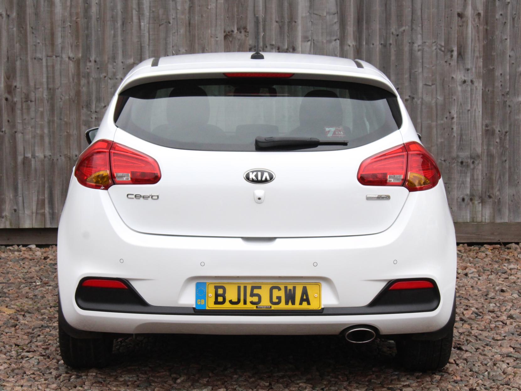 Kia Ceed 1.6 CRDi EcoDynamics 3 Hatchback 5dr Diesel Manual Euro 5 (s/s) (126 bhp)