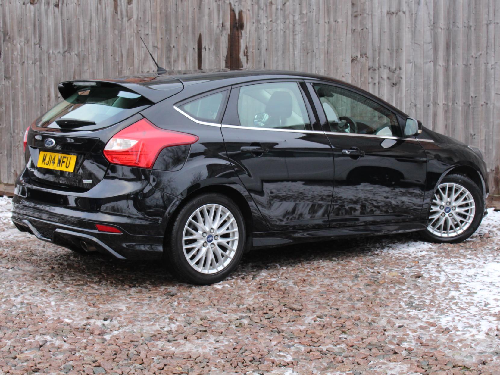 Ford Focus 1.6T EcoBoost Zetec S Hatchback 5dr Petrol Manual Euro 5 (s/s) (182 ps)