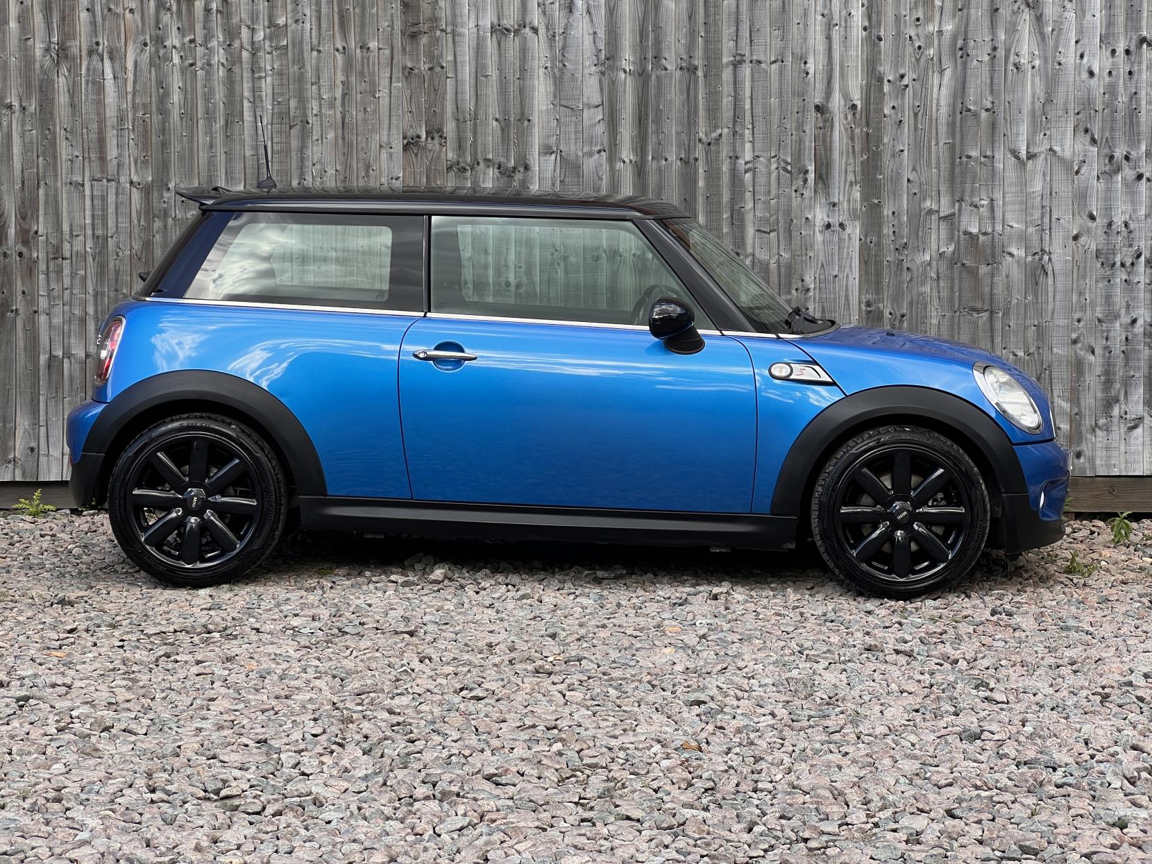 MINI Hatch 1.6 Cooper S Hatchback 3dr Petrol Manual Euro 5 (184 ps)